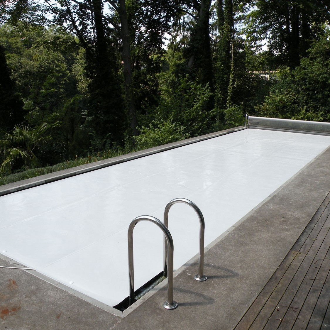 Poolbau Berlin Abdeckung f&uuml;r einen Pool